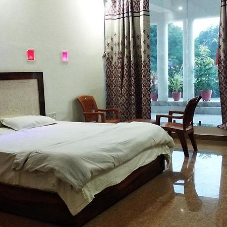 Radha Rani Mahal Khajuraho Otel Dış mekan fotoğraf