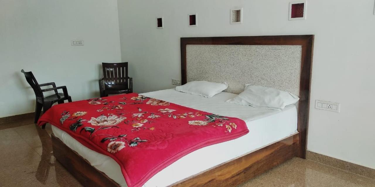 Radha Rani Mahal Khajuraho Otel Dış mekan fotoğraf