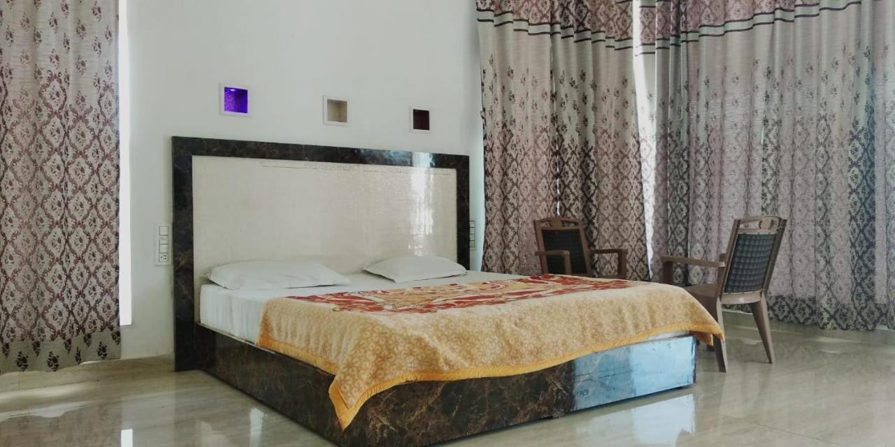 Radha Rani Mahal Khajuraho Otel Dış mekan fotoğraf