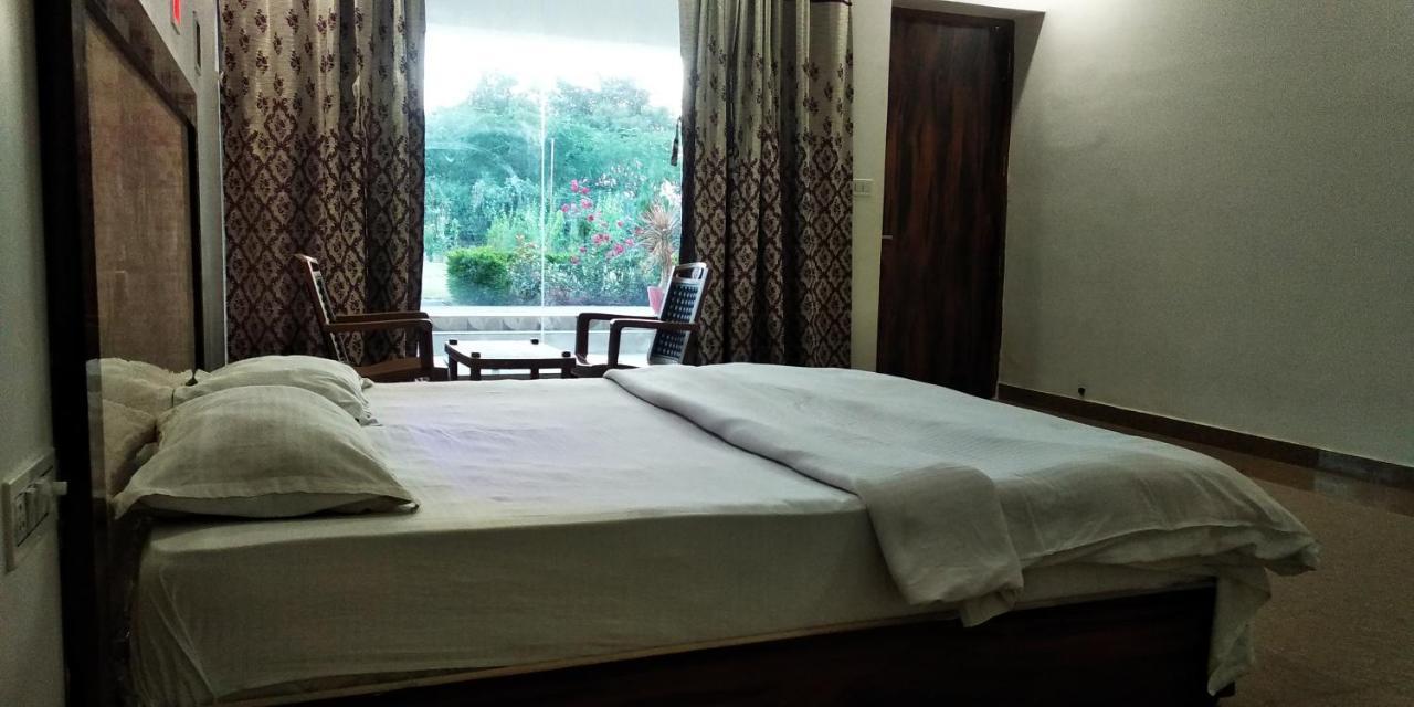 Radha Rani Mahal Khajuraho Otel Dış mekan fotoğraf